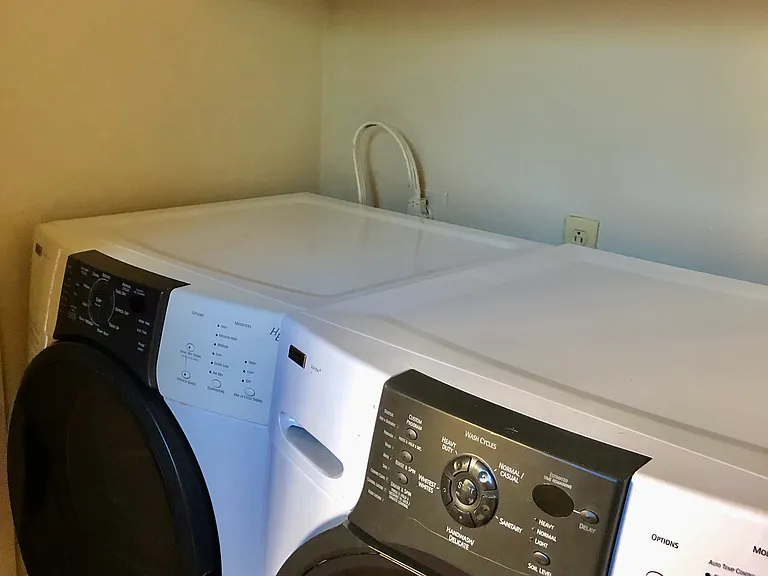 31 NE Matthew Dr — Photo 7