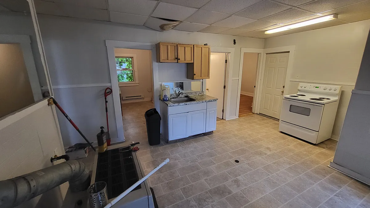 Building Photo - 1 Dracut St #2