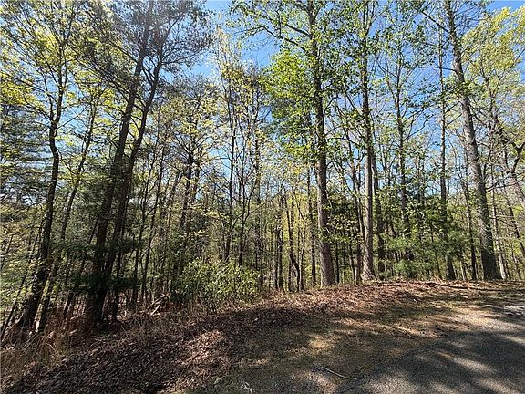 3rd image of 812 Horse Cove Ct #812