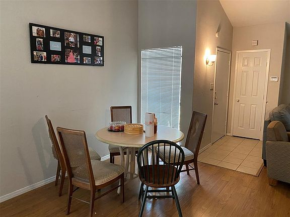 4th image of 9527 Gonzales Dr