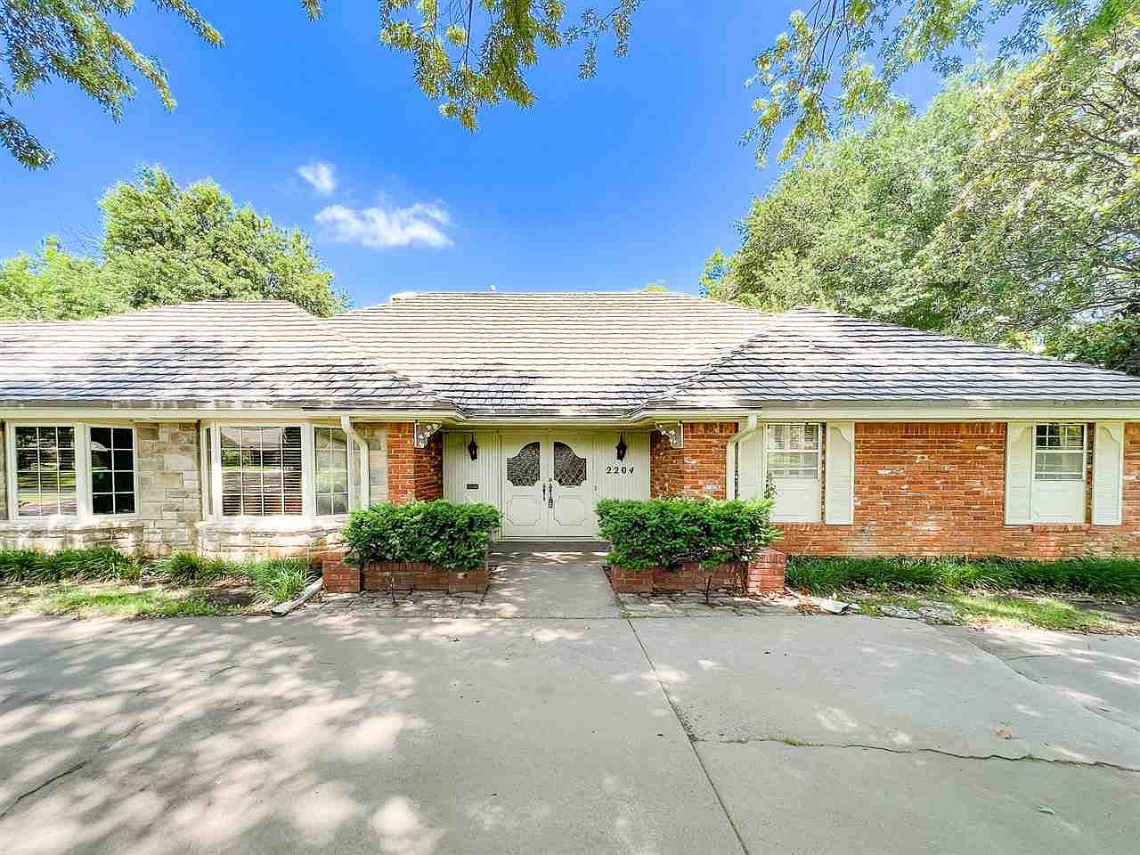 2204 Meadowbrook St, Ponca City, OK 74604 Zillow