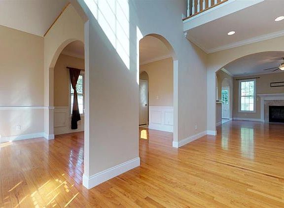 4th image of 996 Thomas Woods Way