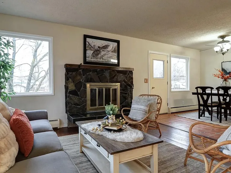 3004 Redwood St — Photo 4