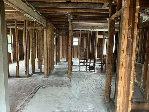 3rd image of 2590 Virginia Park Ave
