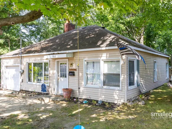 1010 W Orange St, Greenville, MI 48838