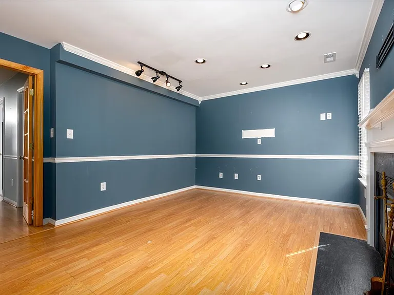 2209 Commissary Cir #284 — Photo 30