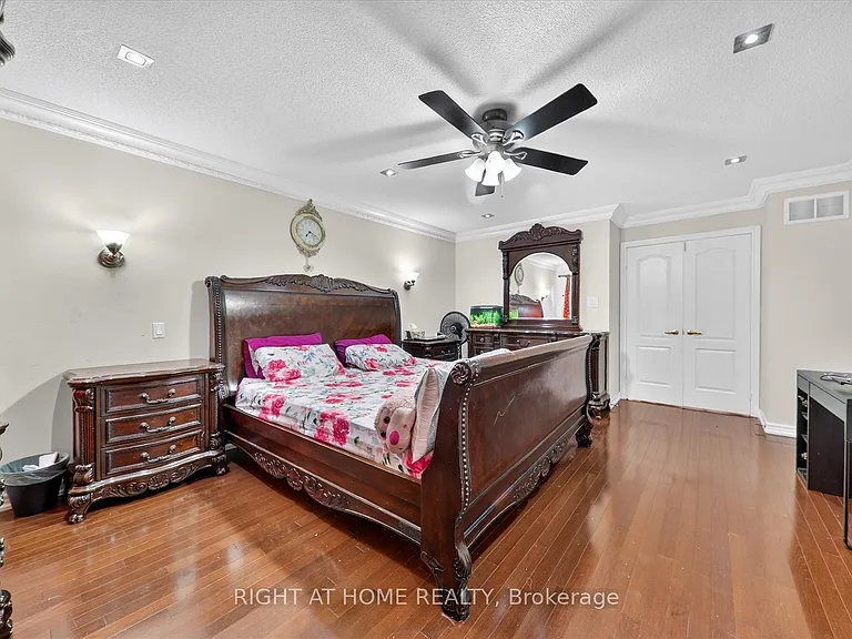 54 Boundbrook Dr — Photo 27