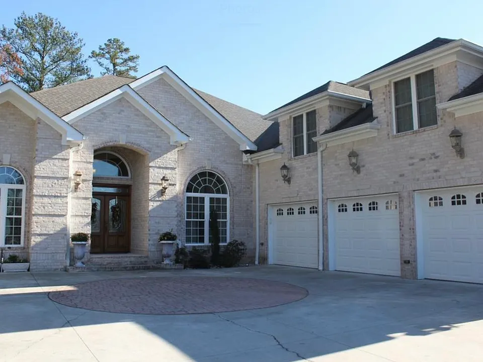 1834 Holly Oak Ln