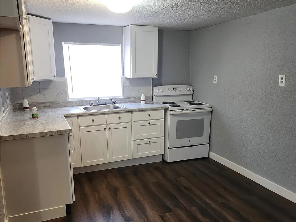 211 Avenue B #1/2
