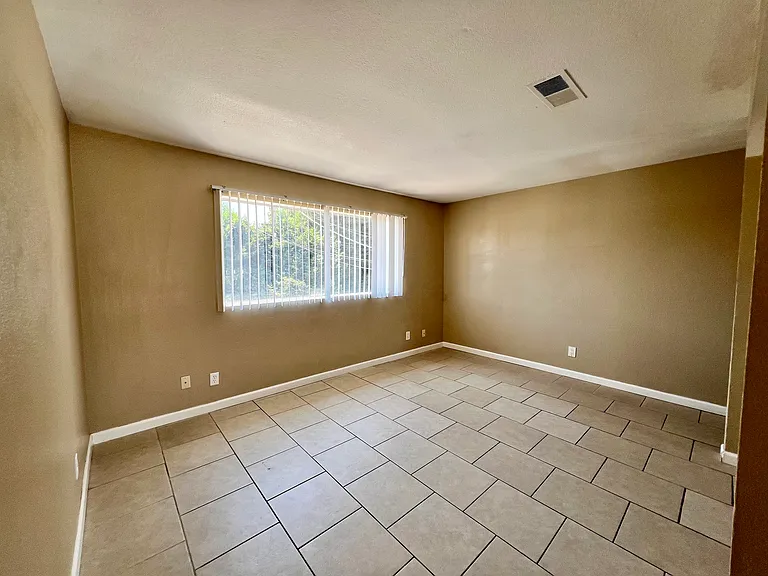 1685 Ellen Ave #H — Photo 4