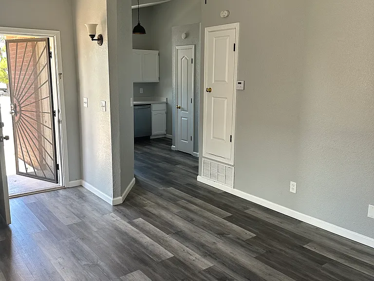 2920 Royal Run St — Photo 6