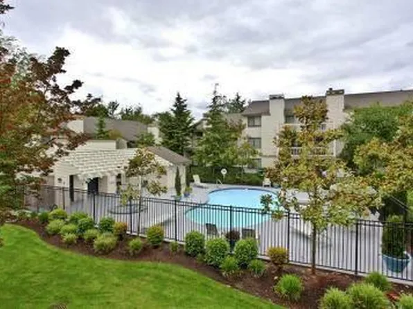 12621 SE 41st Pl APT G103, Bellevue, WA 98006