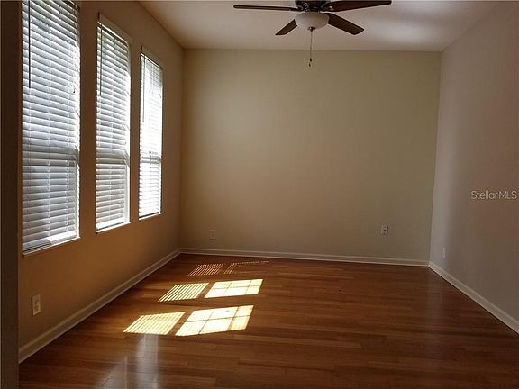 3rd image of 204 E Lake Victoria Cir