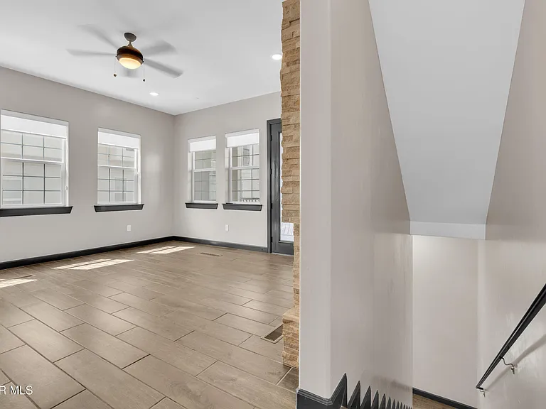 461 Vin Benicarlo Pl — Photo 21