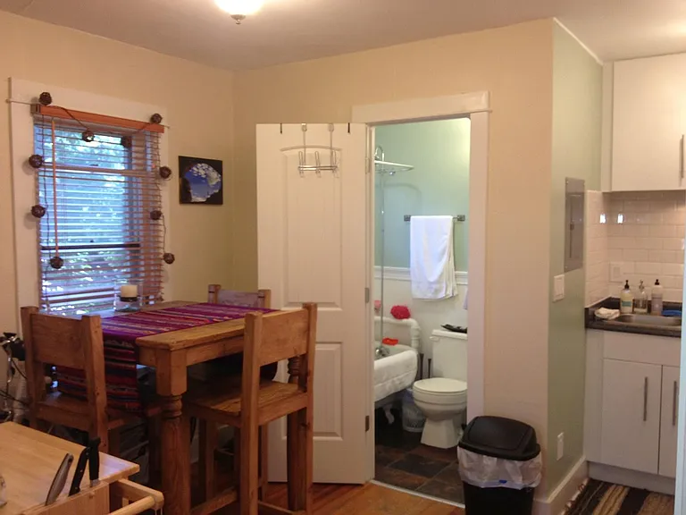 522 S College Ave #5 — Photo 2