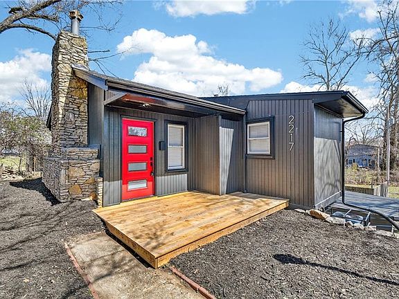 4th image of 2217 S Cedar Ave