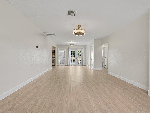 4th image of 254 SW 6th Street