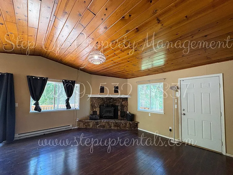 22400 Broken Bough Ln — Photo 2