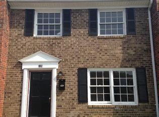 135 Hickok Cir, Fredericksburg, VA 22401