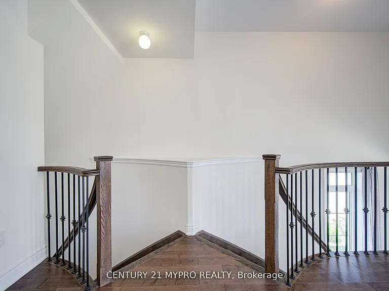 7 Latchford Ln — Photo 28