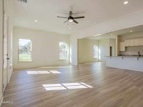 2nd image of 203 Park Haven Dr