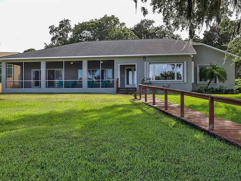 2437 Swordfish Ln — Photo 30
