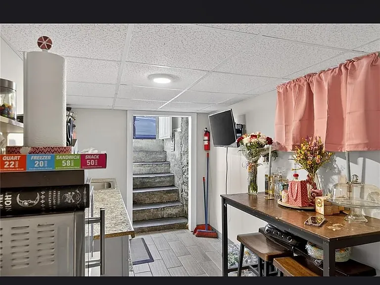 9 Cobb St #1 — Photo 2