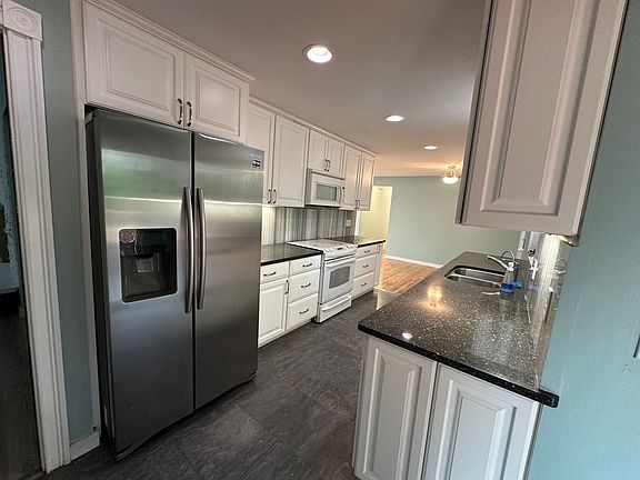 5th image of 15327 SE 23rd St