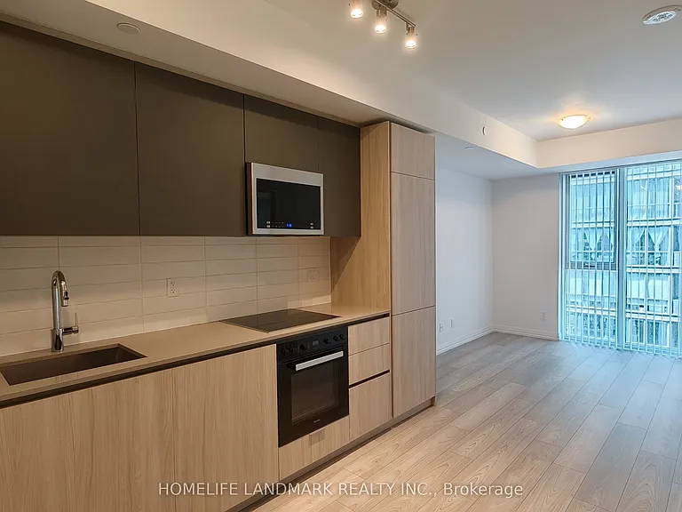 400 King St W #2119 — Photo 7