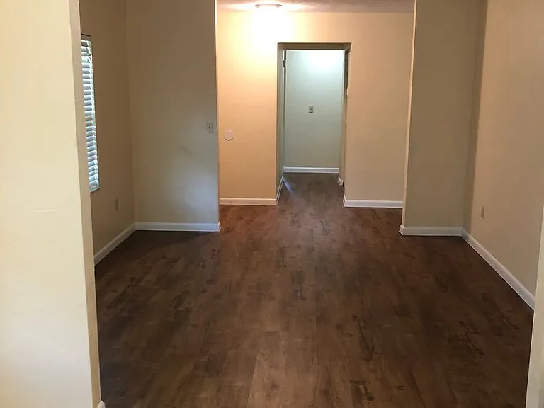 1915 SW 42nd Ave — Photo 5