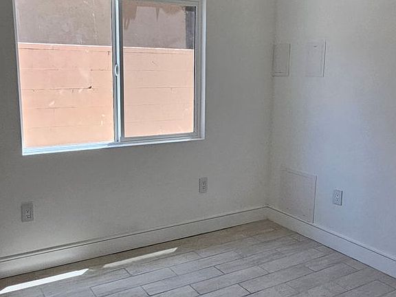 5th image of 1639 S Hobart Blvd #17