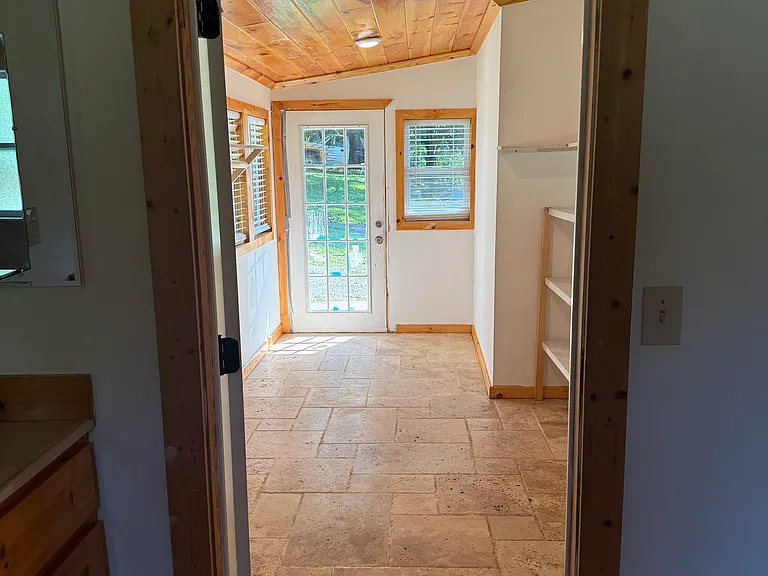 402 Myers Rd — Photo 3