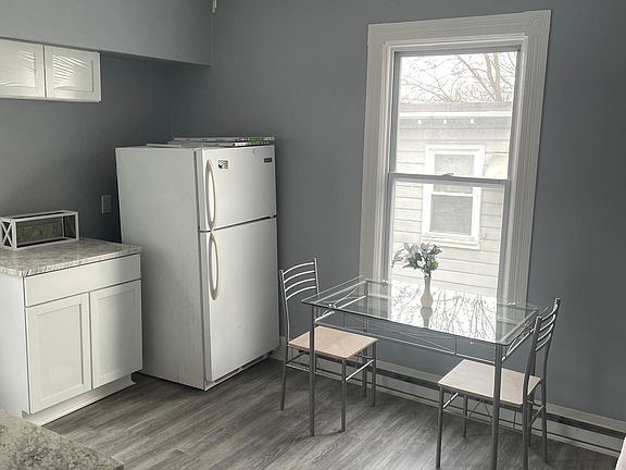 4th image of 268 Warren St #2