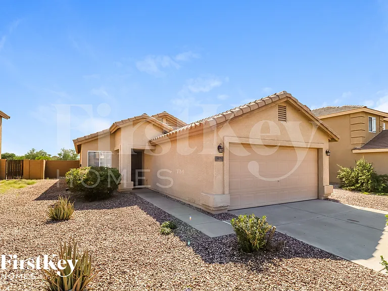 1071 S 224th Ln — Photo 3