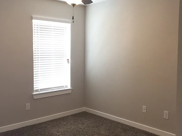 1057 W Sierra Vista Ct — Photo 7