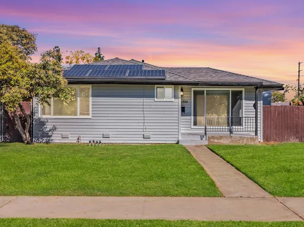 1908 W Buckingham Way, Fresno, CA 93705