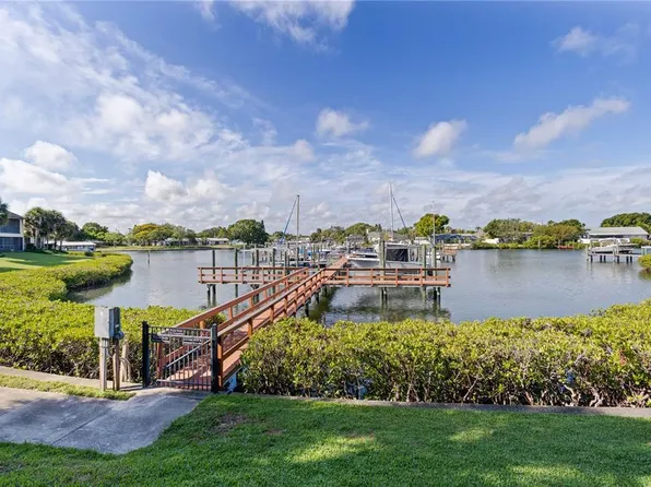 634 Yardarm Dr, Apollo Beach, FL 33572