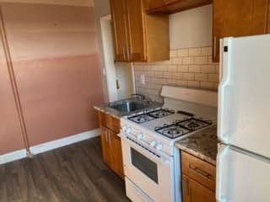 2nd image of 1 Chester Ct #5X