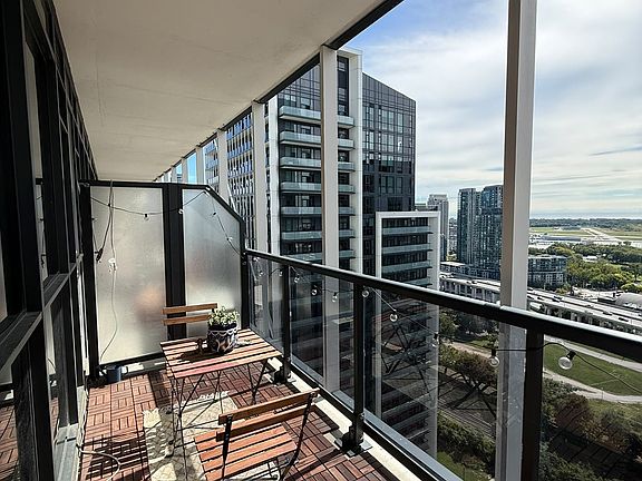 4th image of 50 Ordnance St #2401