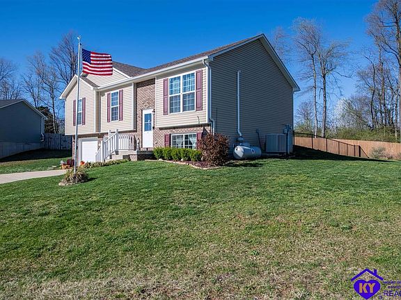 3rd image of 105 Clair Ct