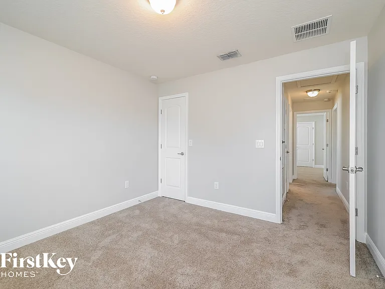 805 Colville Dr — Photo 10