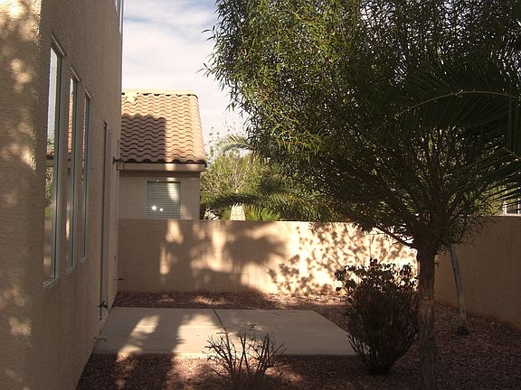5th image of 9745 Manheim Ln