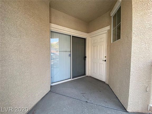 3rd image of 5855 Valley Dr Unit 1032