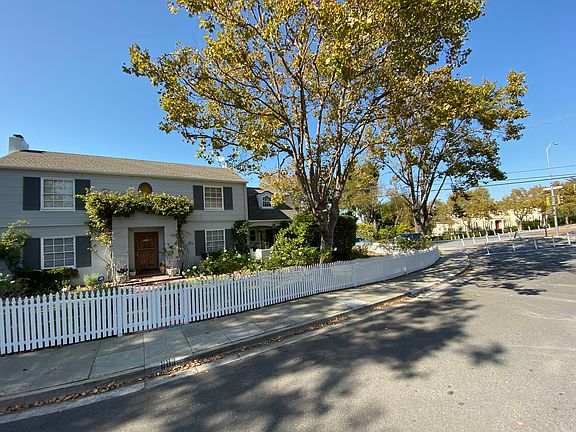 2nd image of 604 Parrott Dr