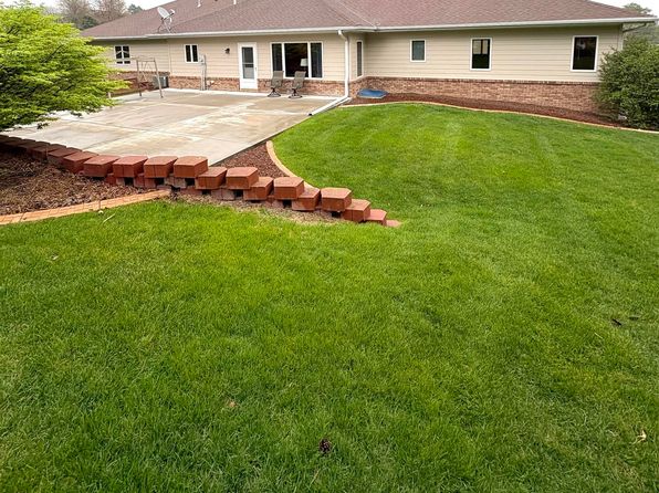 10 Rolling Hills Rd, Kearney, NE 68845