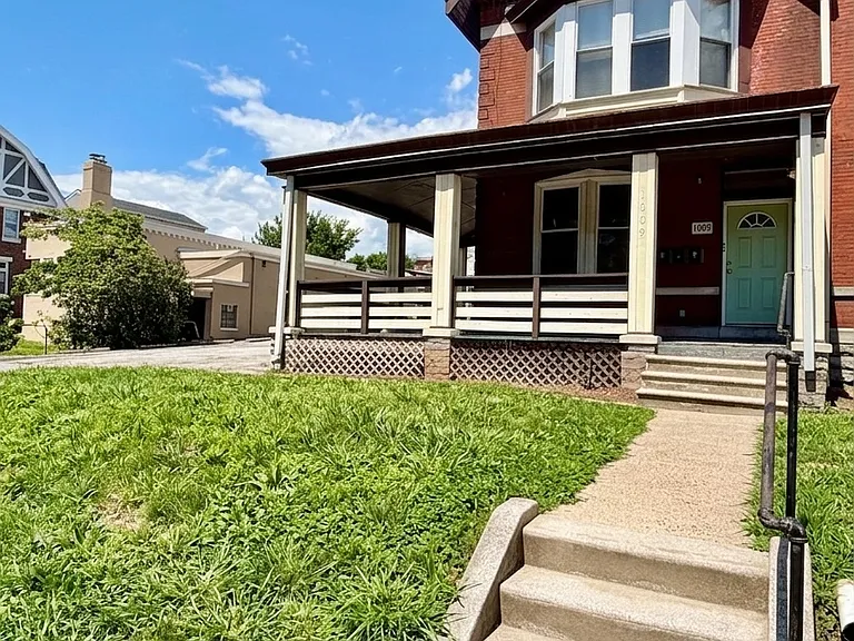 1009 W Main St #3 — Photo 8