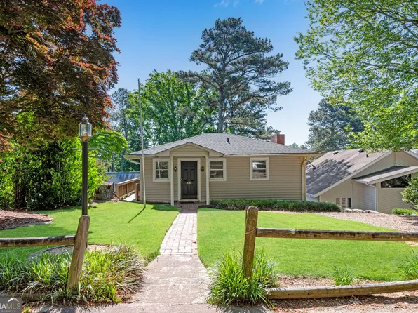 6381 Lakeview Dr, Buford, GA 30518