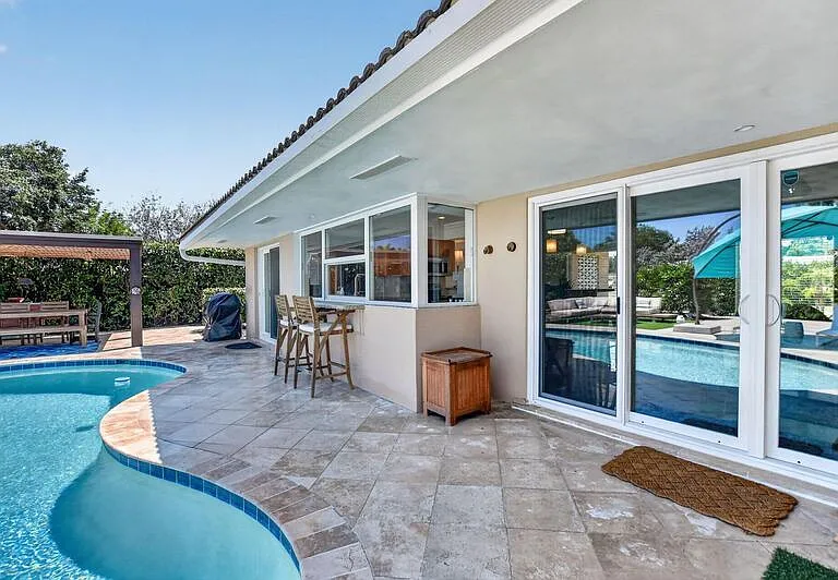 424 SW 7th Way — Photo 38