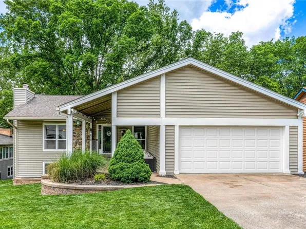 628 Lakewood Dr, Lake Saint Louis, MO 63367