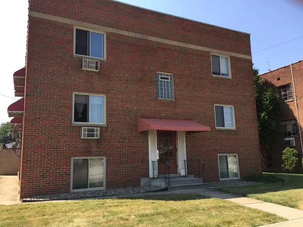 4196 Ridge Rd, Cleveland, OH 44144